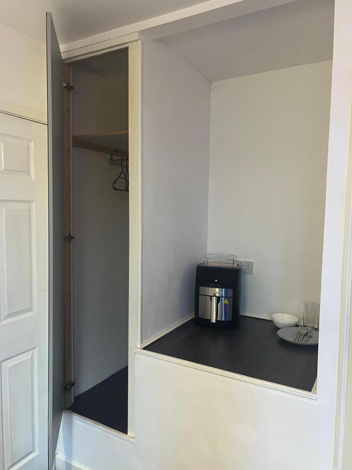 Deluxe Ensuite Double Room With Ensuite Coventry Exterior photo